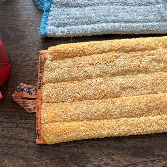 Norwex Cleaning Pads - Picture 2 of 14